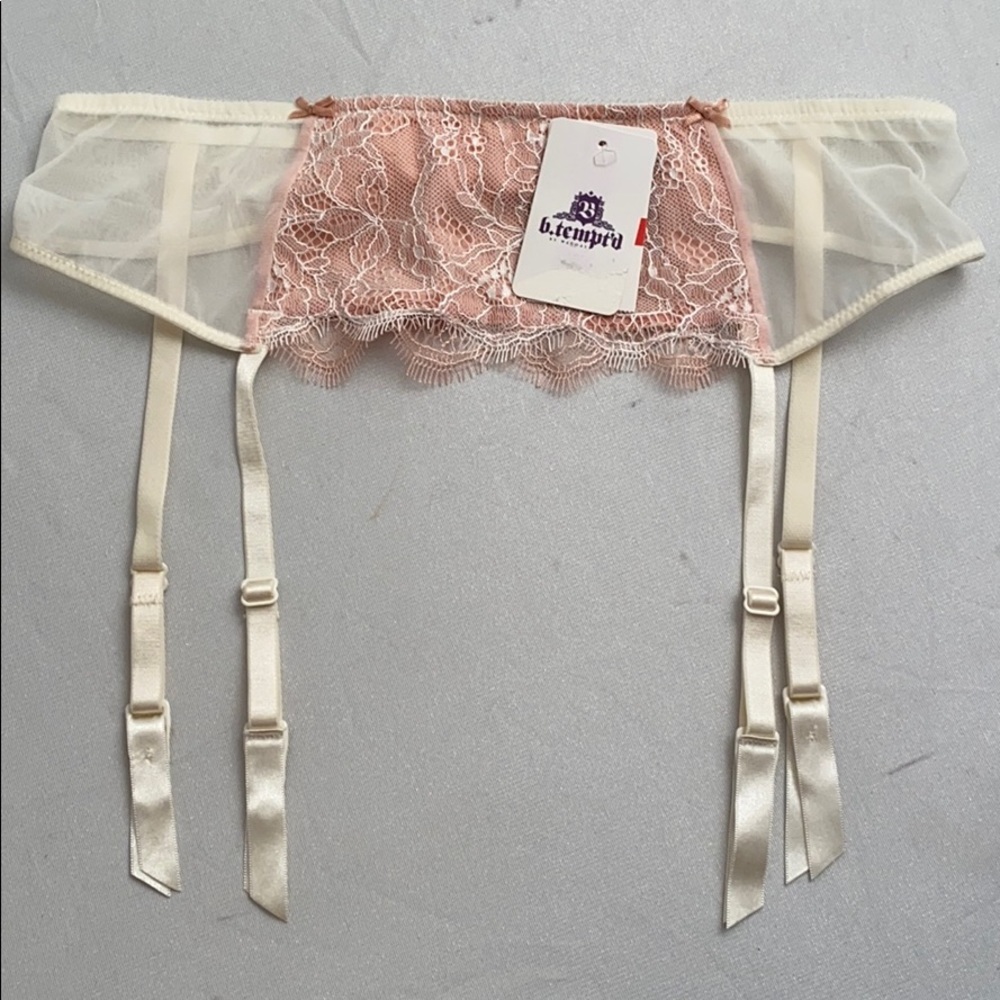 b.tempted cream pink garter belt xs/s